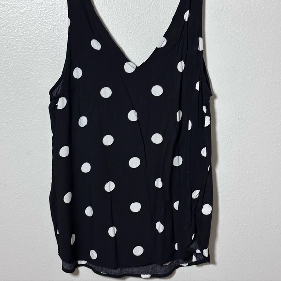 Old navy Women black Polka Dot top size small - Picture 2 of 6